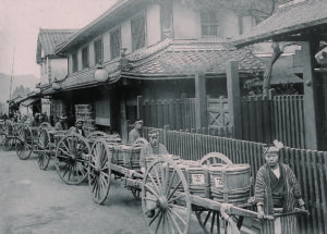 明治時代 日本店前での作業風景
